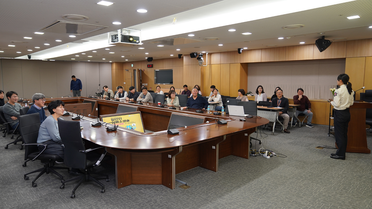 Group CPR Training-3